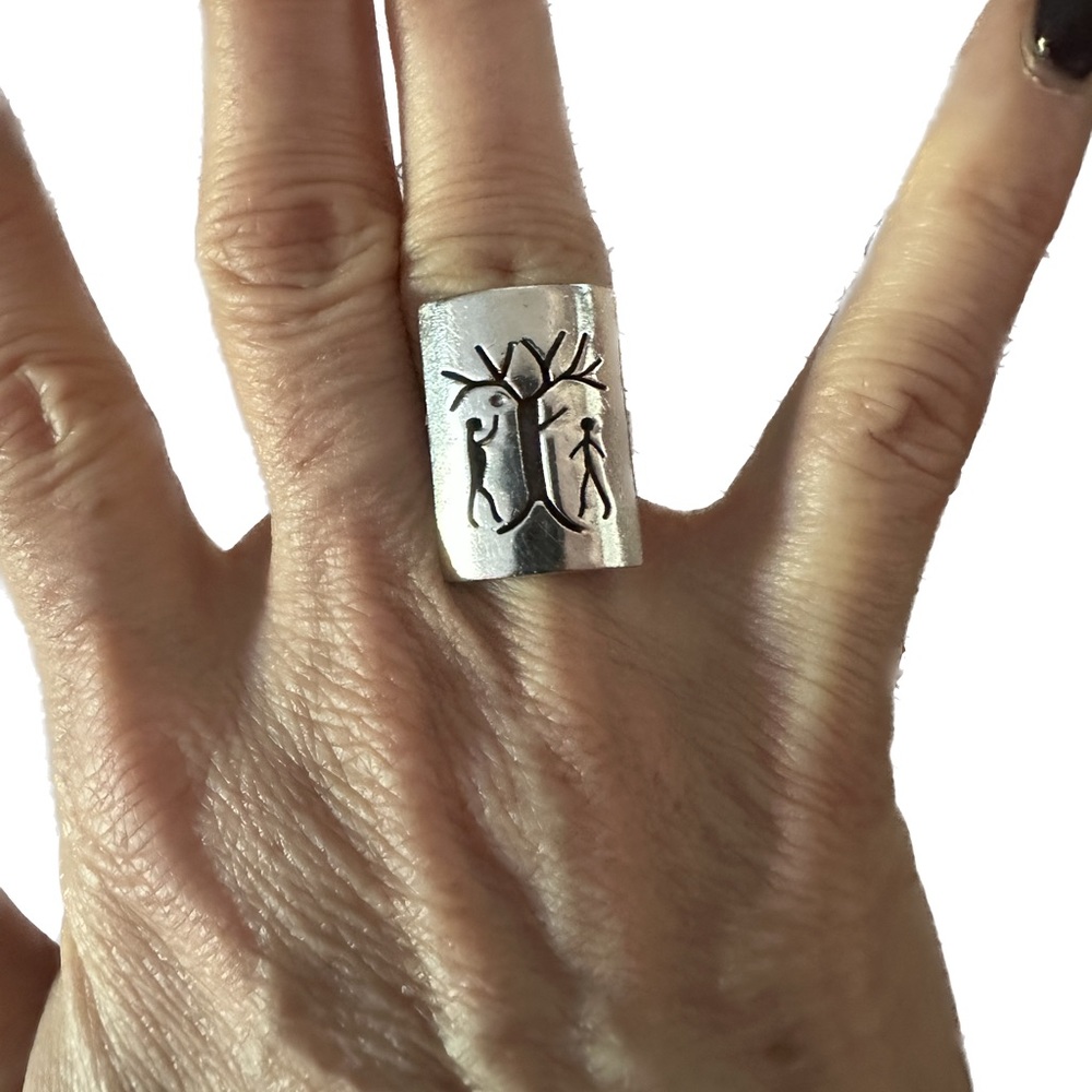 Unique Sterling Silver Adam & Eve cut out ring. Gorgeous!